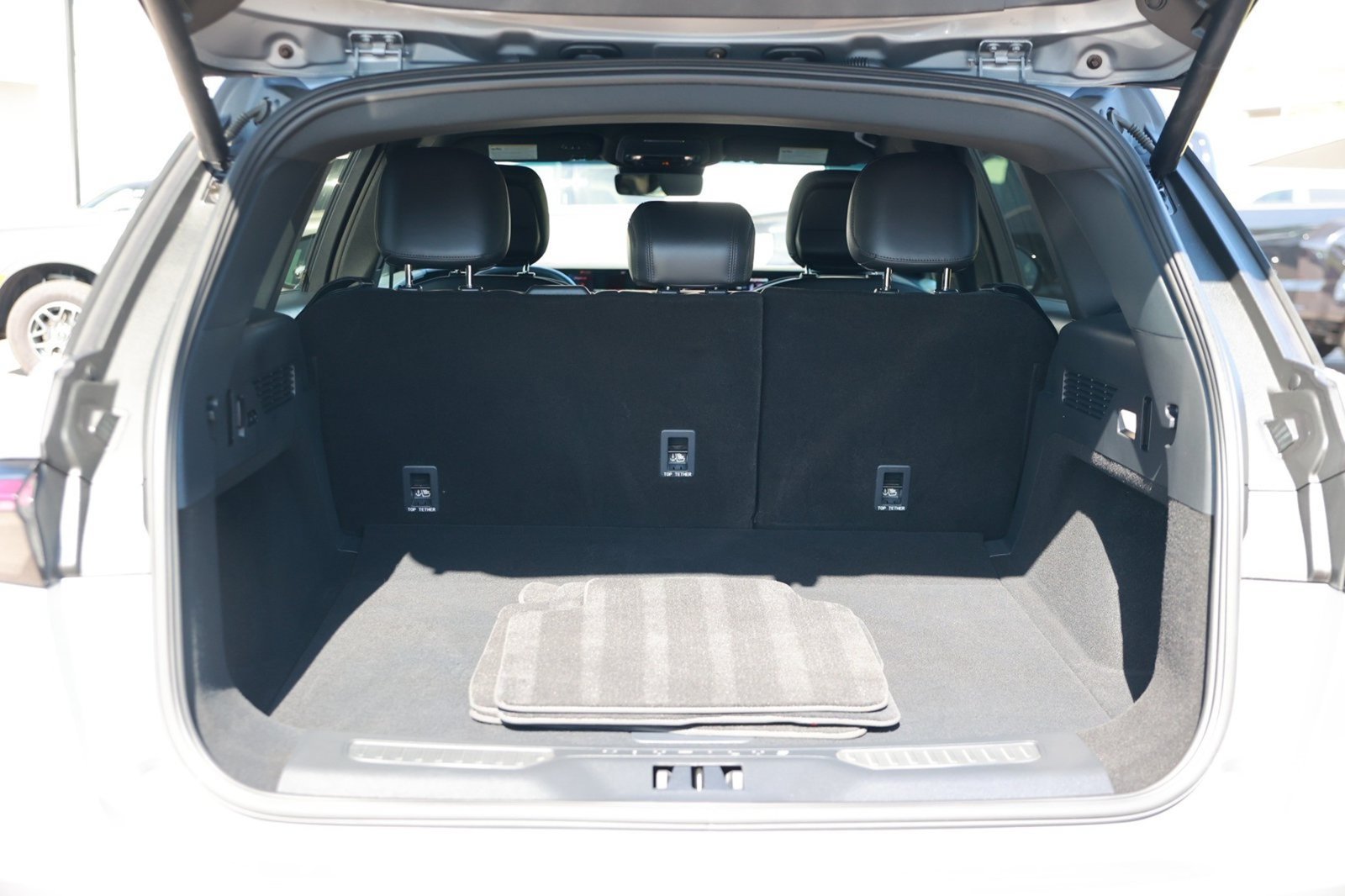 Used 2024 Lincoln Nautilus Premier w/ Jet Appearance Package AWD/4WD image 43