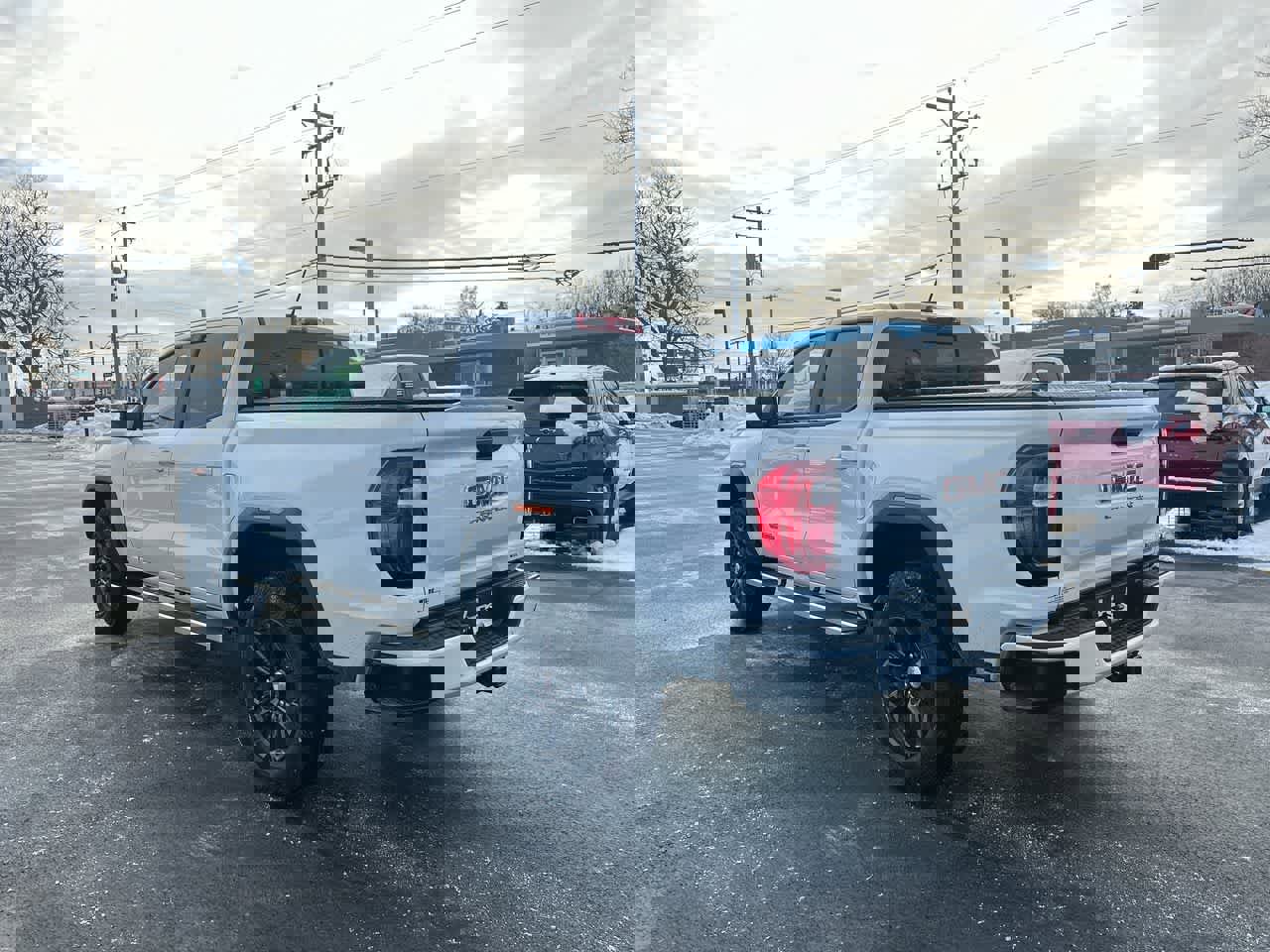 Used 2024 GMC Canyon Elevation w/ Convenience Package image 11