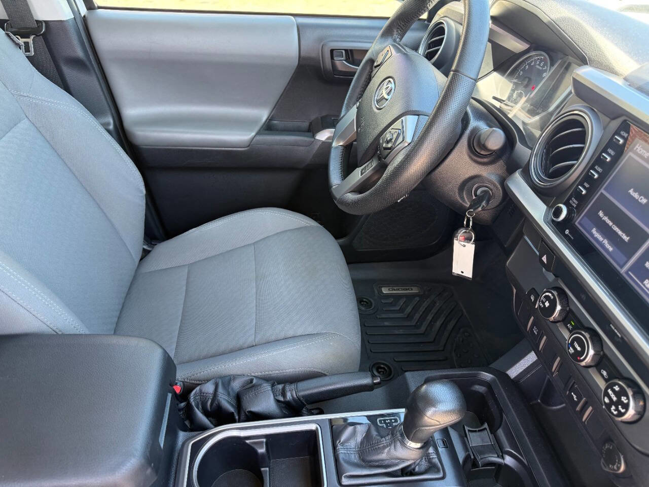 Used 2021 Toyota Tacoma SR5 w/ SR5 Appearance Package (SM) RWD image 10