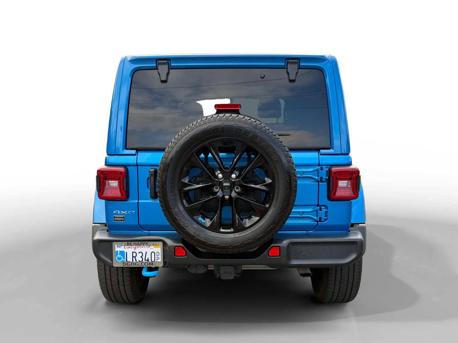 Used 2022 Jeep Wrangler Unlimited Sahara w/ Cold Weather Group image 4