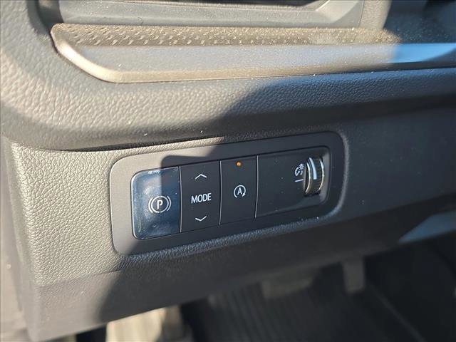 Used 2025 Chevrolet Traverse LT w/ Driver Confidence Package image 9