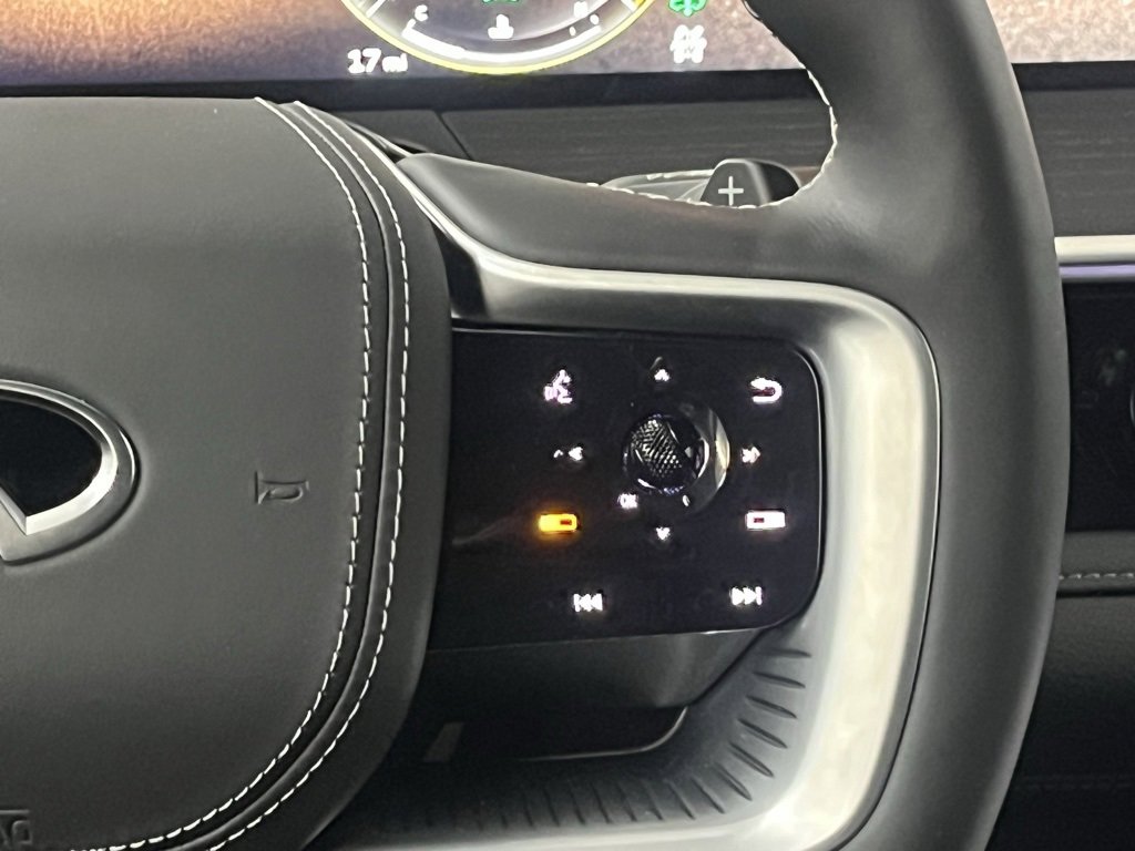 Certified 2025 INFINITI QX80 Sensory image 27