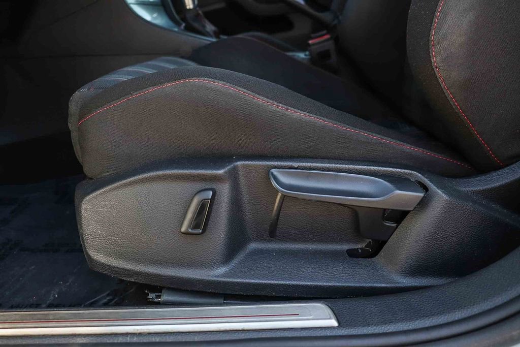 Used 2017 Volkswagen GTI Sport image 22