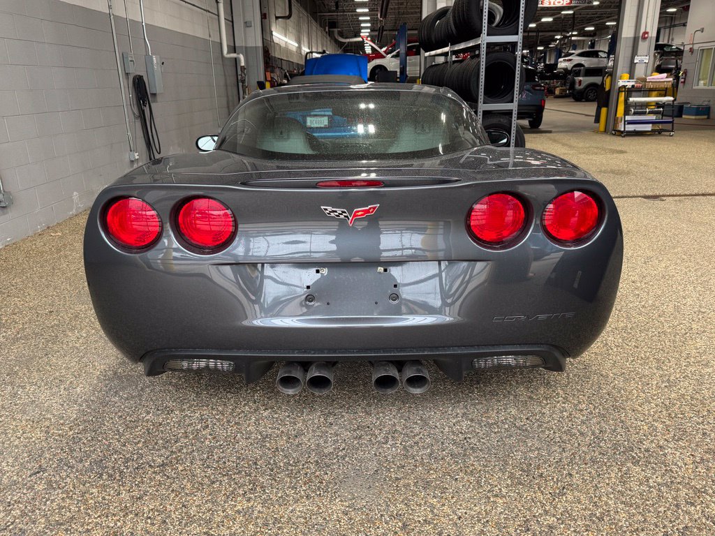 Used 2009 Chevrolet Corvette Coupe w/ Preferred Equipment Group RWD image 4