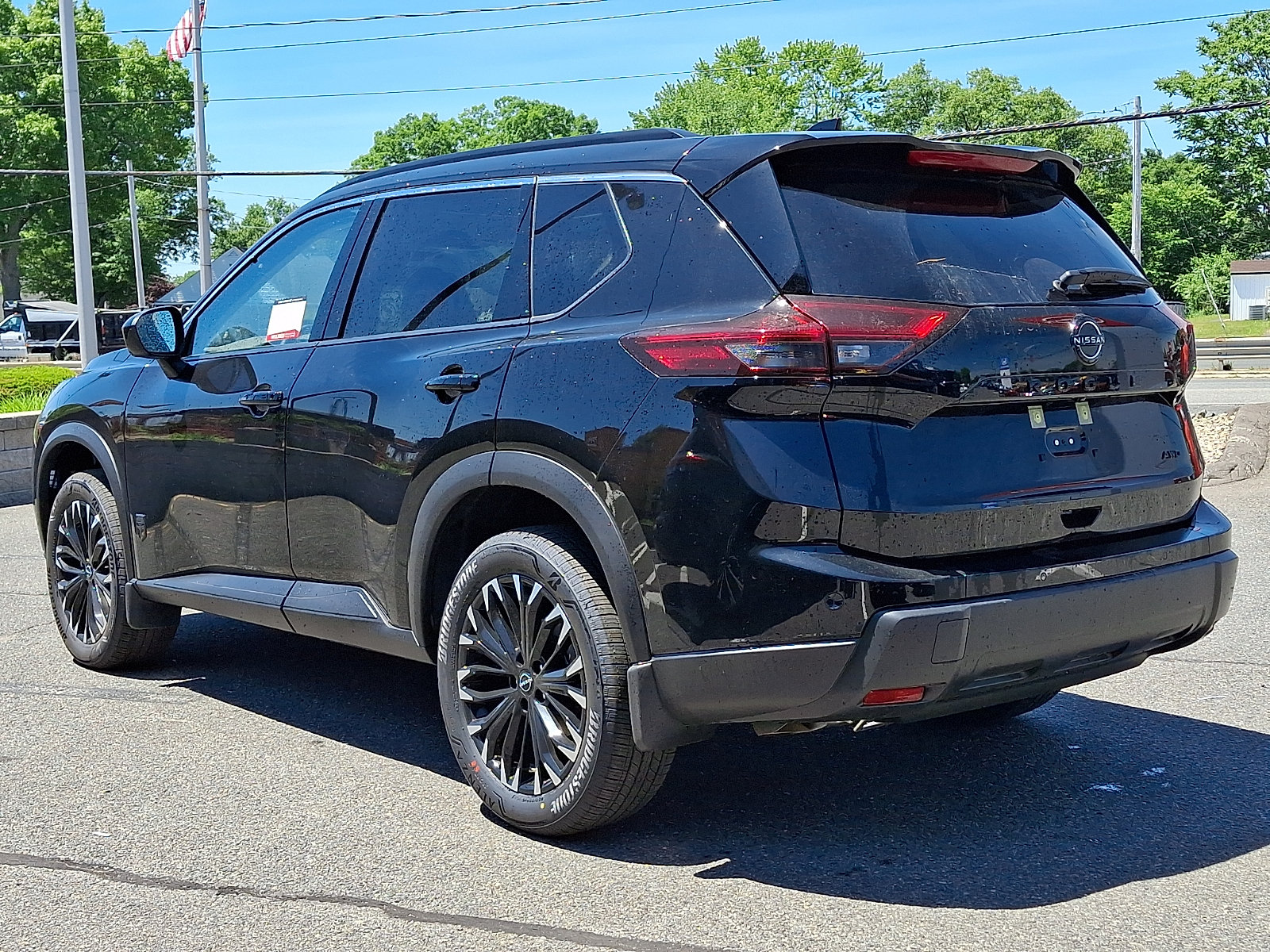 New 2026 Nissan Rogue Dark Armor AWD/4WD image 3