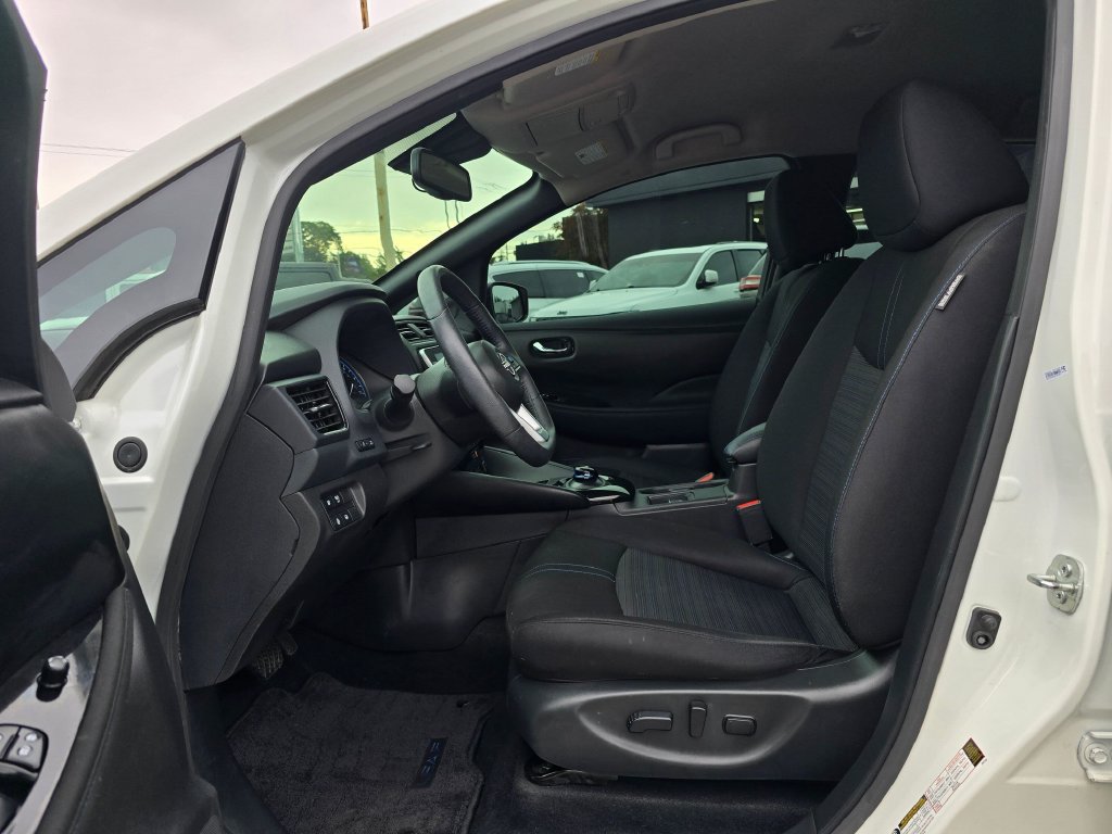 Used 2024 Nissan Leaf SV Plus FWD image 19