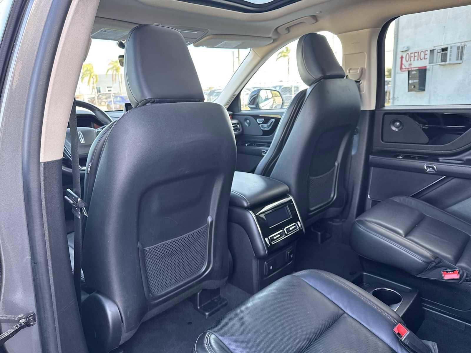 Used 2023 Lincoln Aviator Reserve AWD/4WD image 17