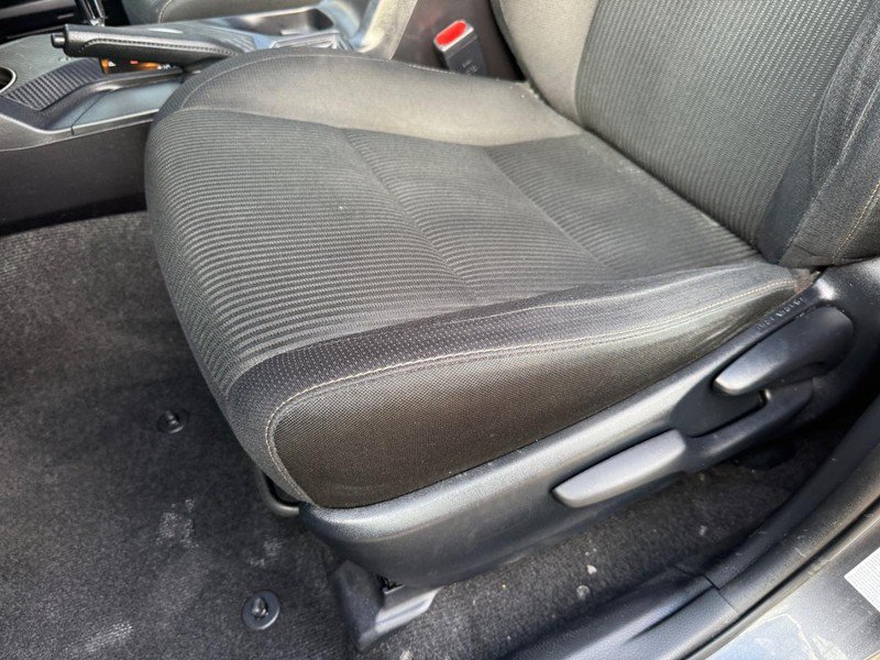 Used 2015 Toyota RAV4 XLE AWD/4WD image 17