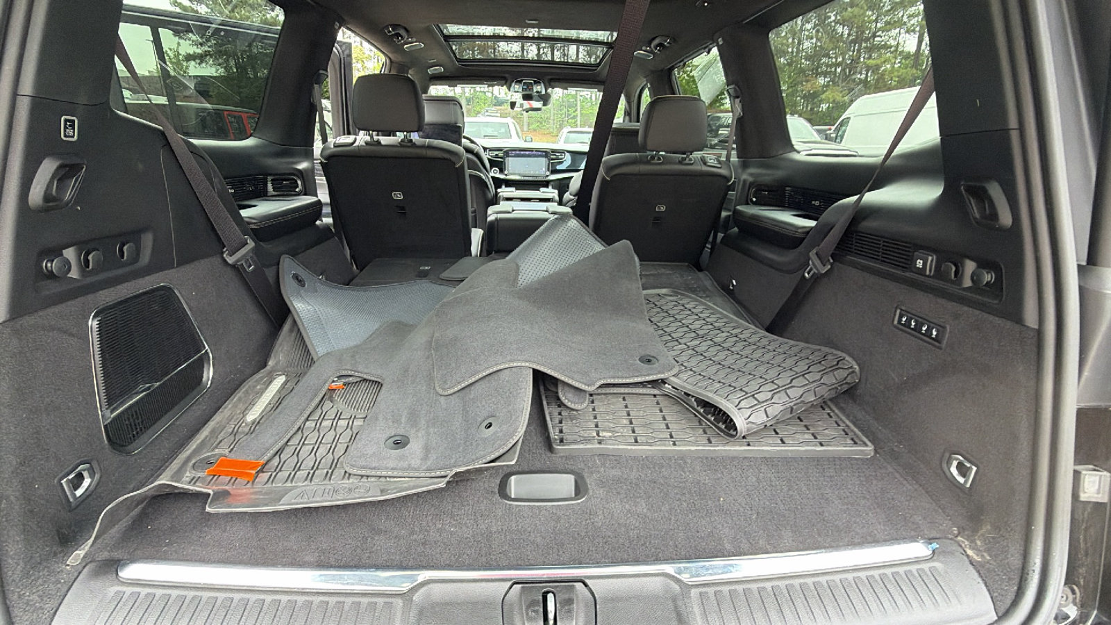 Certified 2025 Jeep Grand Wagoneer Series II Obsidian w/ Quick Order Packagew 28T AWD/4WD image 13