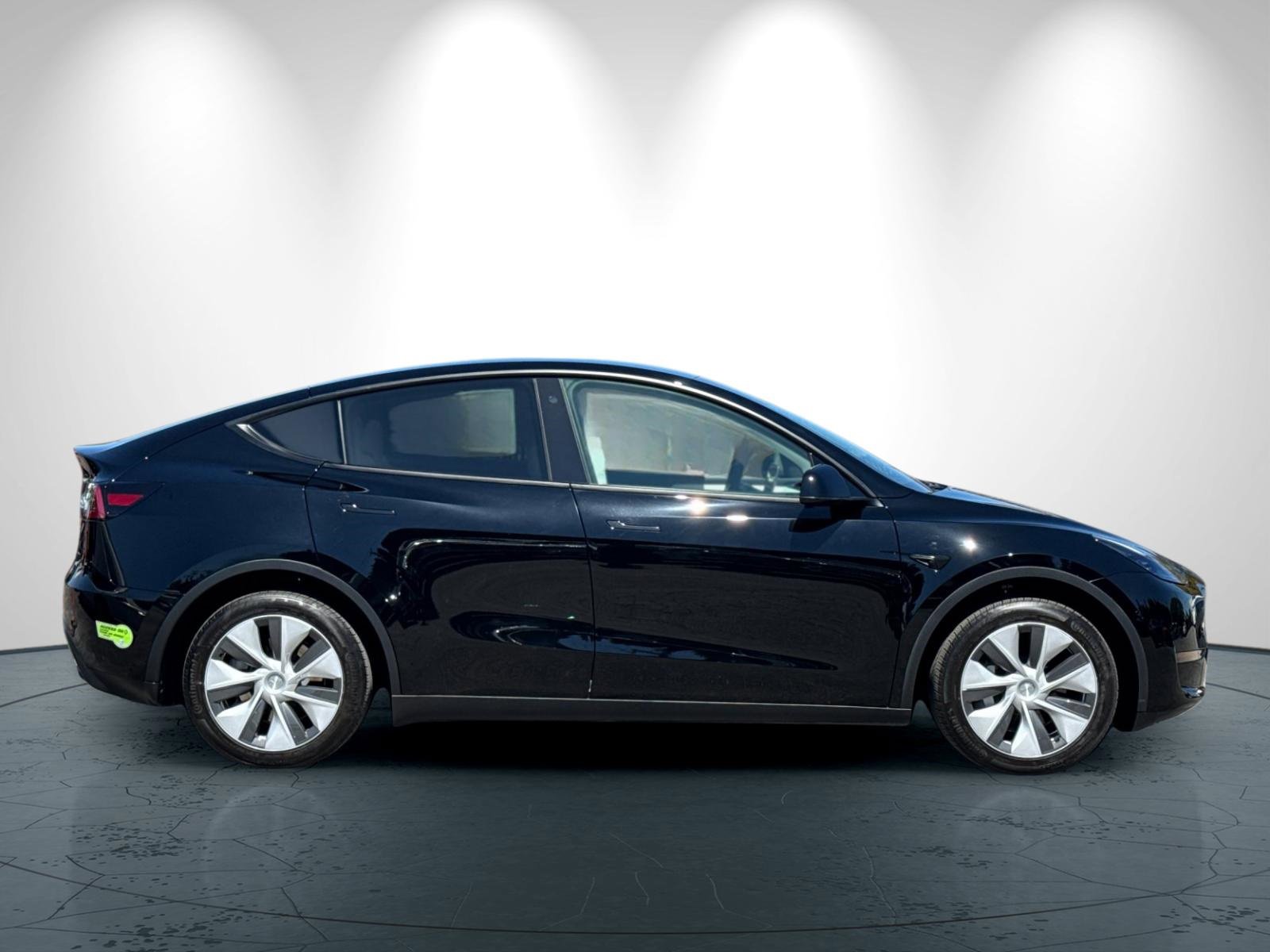 Used 2023 Tesla Model Y Long Range image 3