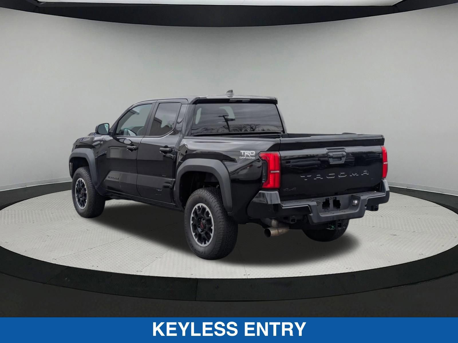 Used 2024 Toyota Tacoma TRD Off-Road AWD/4WD image 6