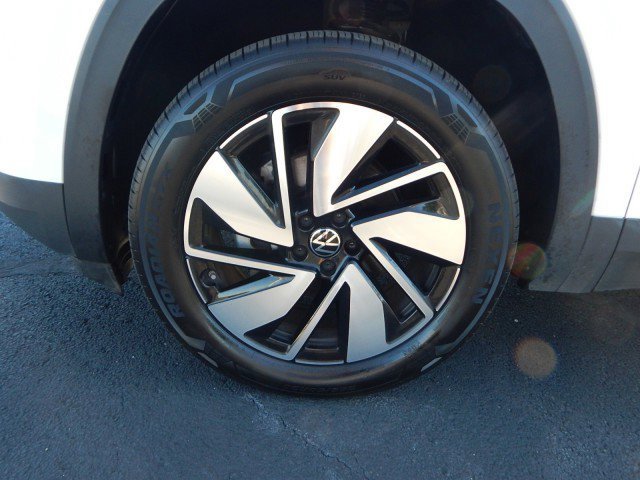 Used 2024 Volkswagen Atlas SE image 11