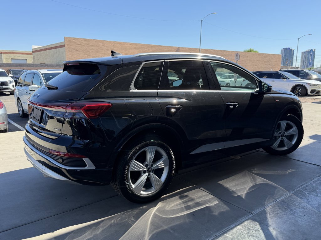 Used 2024 Audi Q4 e-tron Premium image 4