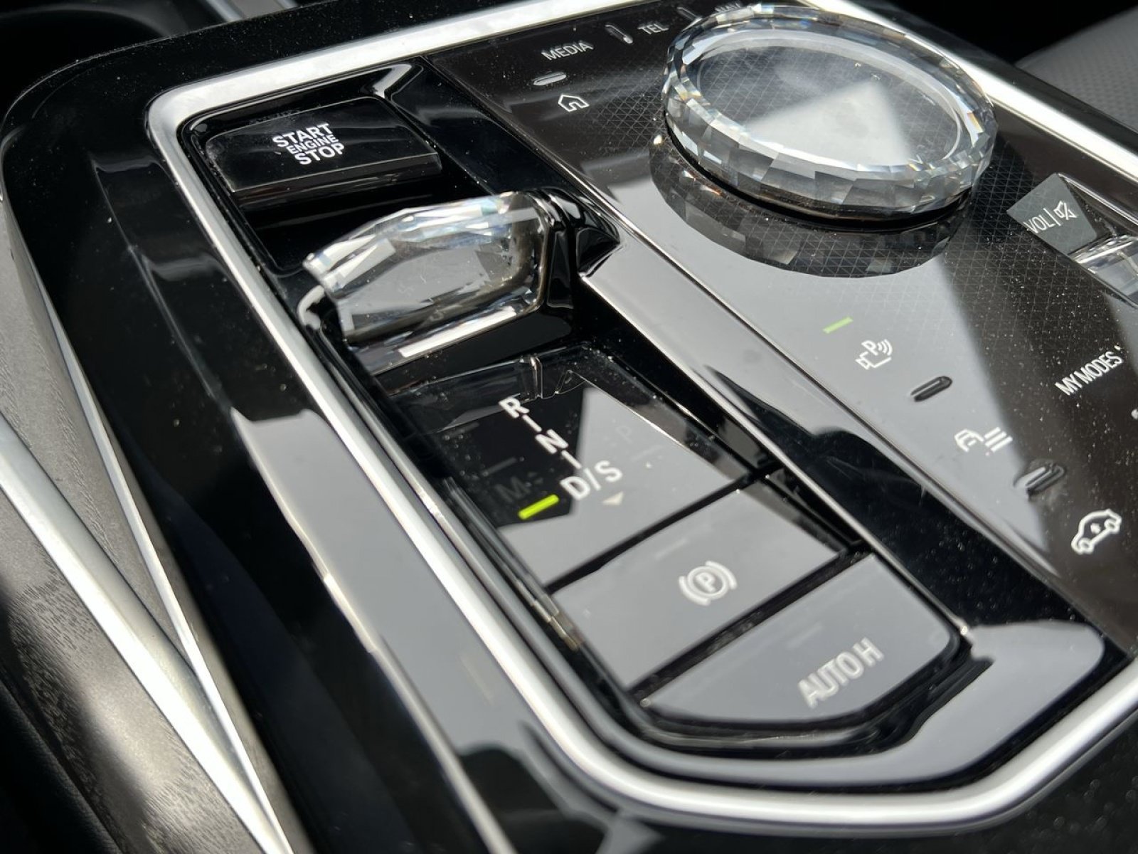 Used 2025 BMW 740i xDrive AWD/4WD image 19