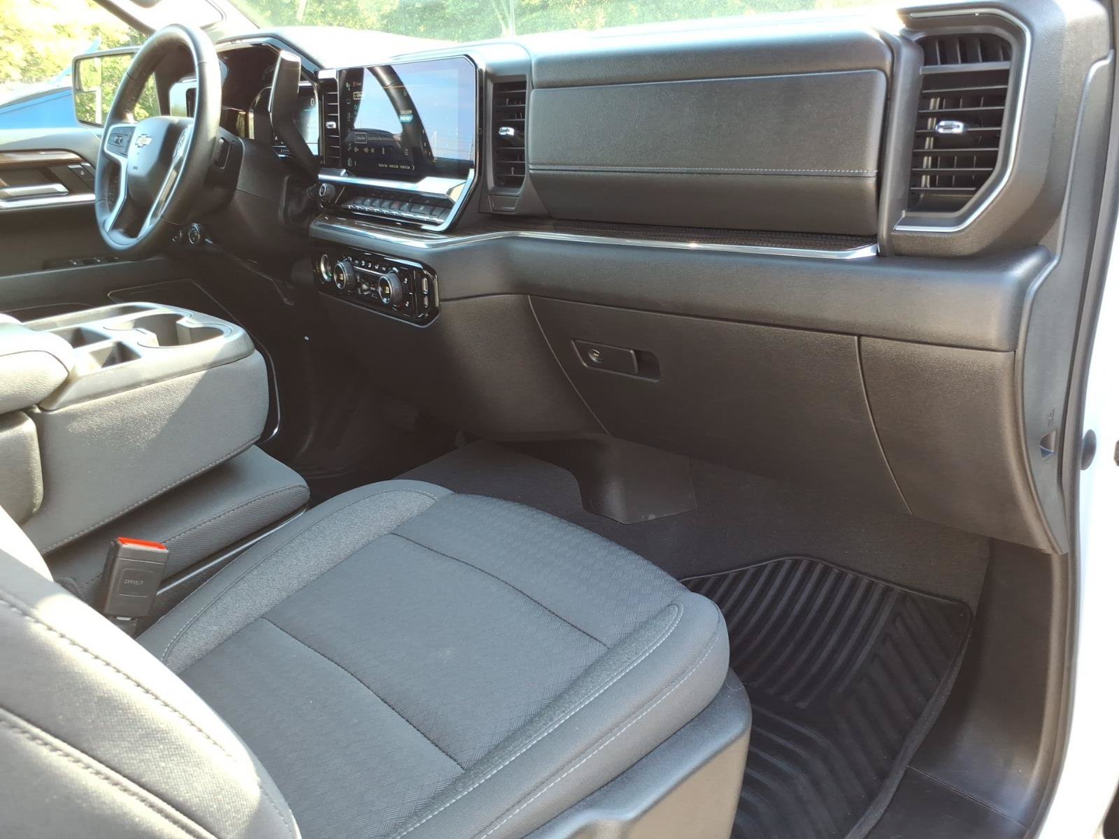 Certified 2023 Chevrolet Silverado 1500 LT AWD/4WD image 9