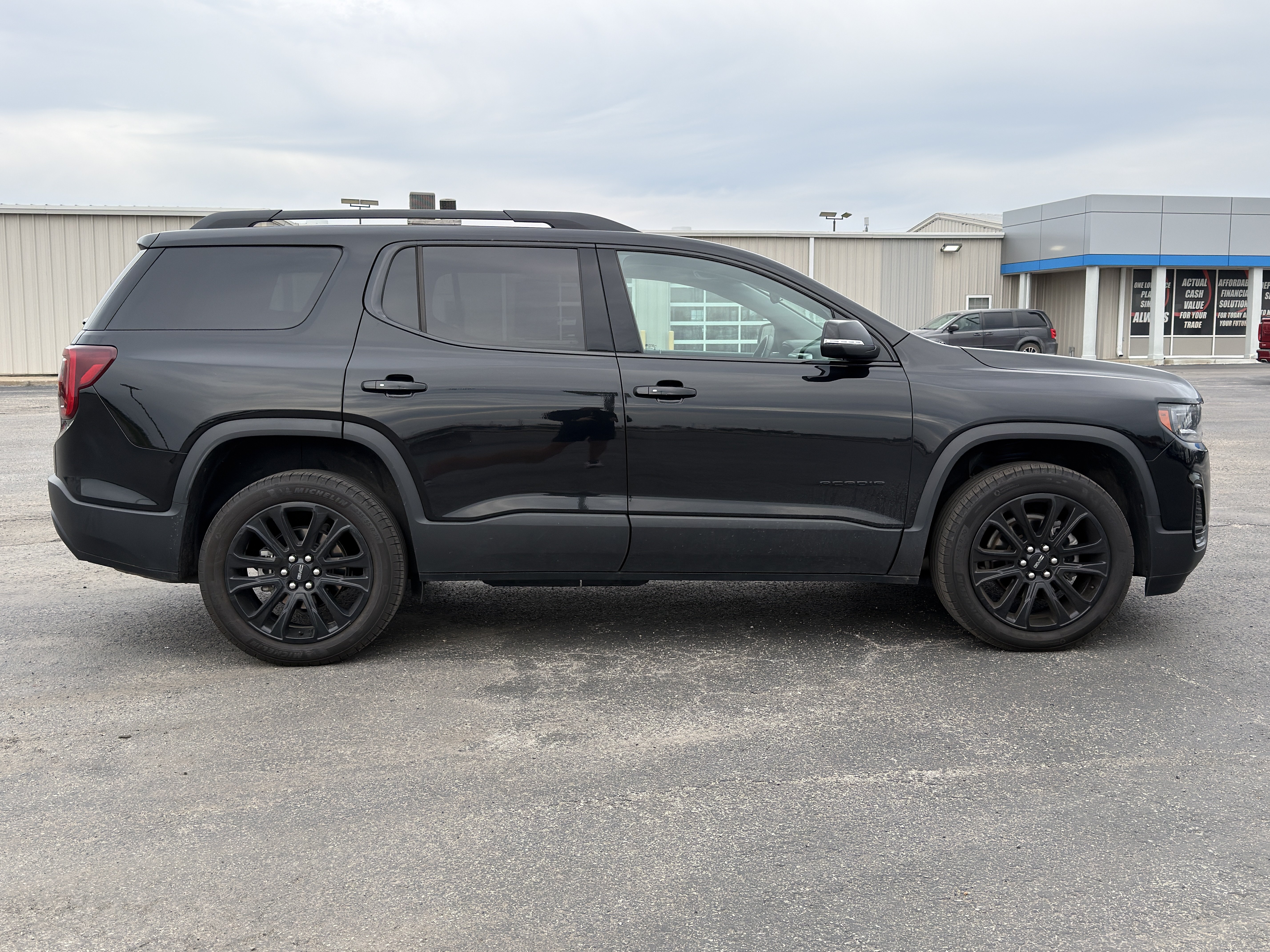 Used 2023 GMC Acadia SLE w/ Driver Convenience Package AWD/4WD image 2