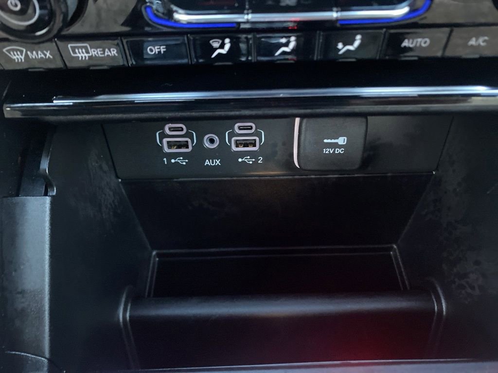 Used 2023 Jeep Grand Cherokee Limited image 28