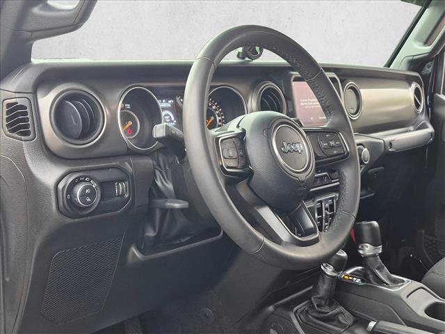 Used 2023 Jeep Gladiator Sport AWD/4WD image 9