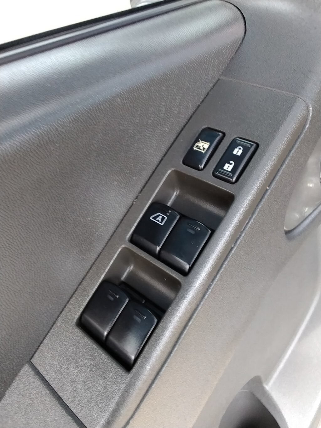 Used 2018 Nissan Frontier PRO-4X AWD/4WD image 21