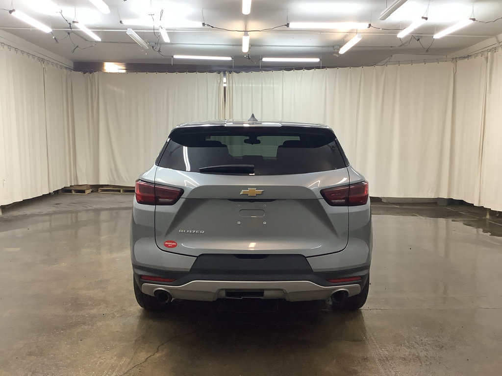 Used 2025 Chevrolet Blazer LT FWD image 7