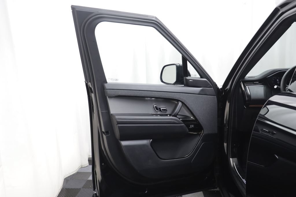 Certified 2026 Land Rover Range Rover Sport SE AWD/4WD image 4