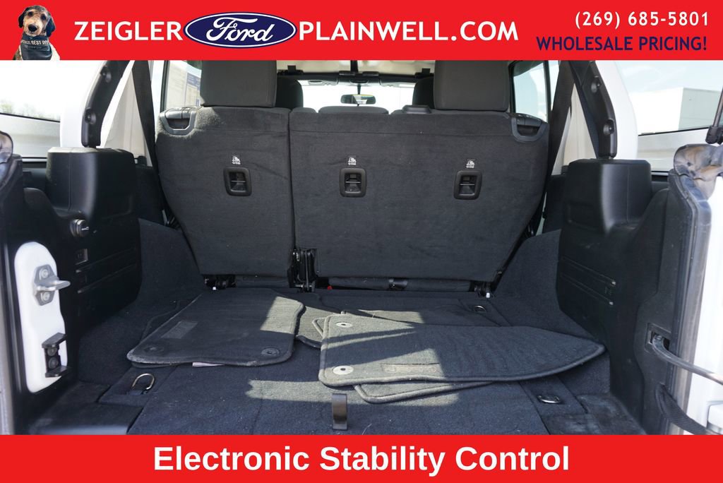 Used 2021 Jeep Wrangler Unlimited Sahara w/ Dual Top Group AWD/4WD image 10