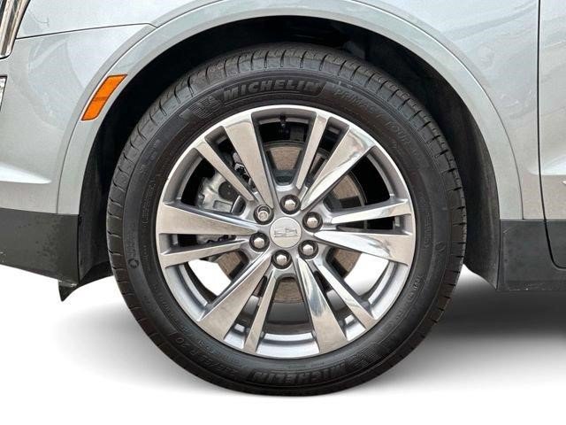 Certified 2025 Cadillac XT5 Premium Luxury w/ LPO, Floor Liner Package AWD/4WD image 9