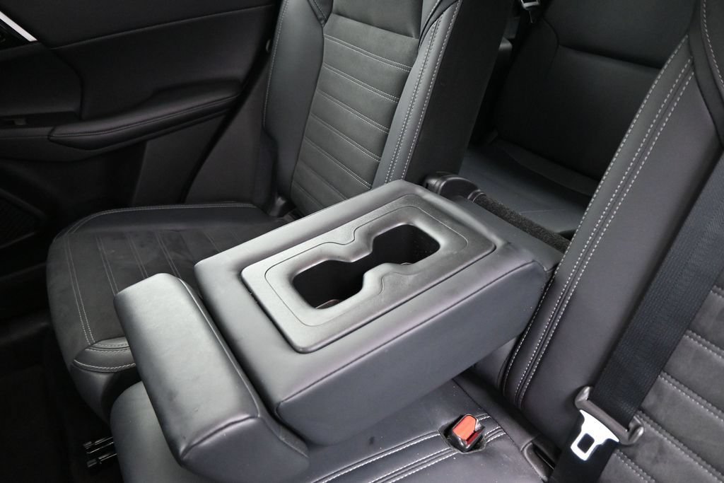 Used 2025 Mitsubishi Outlander SE AWD/4WD image 26