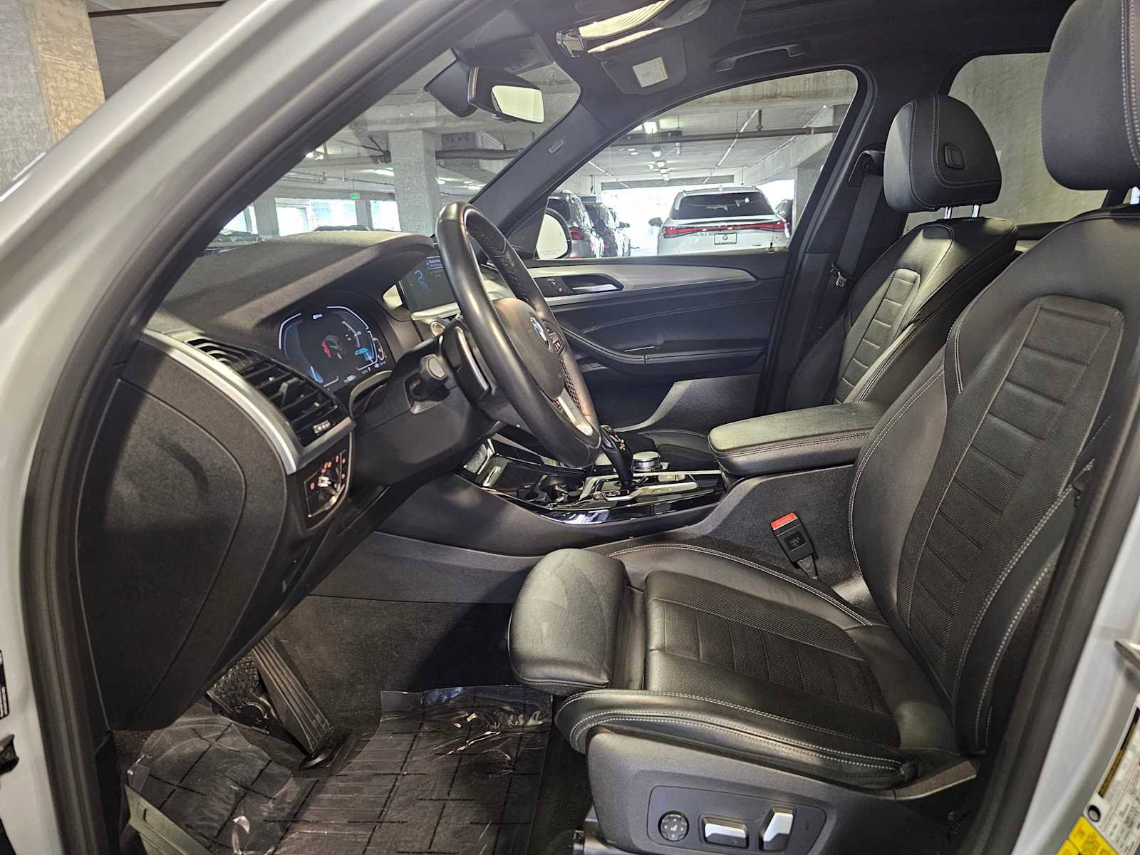 Used 2021 BMW X3 xDrive30e w/ Premium Package image 32