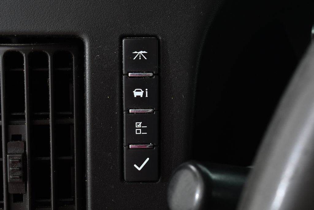 Used 2018 Chevrolet Express 2500 w/ Driver Convenience Package RWD image 29