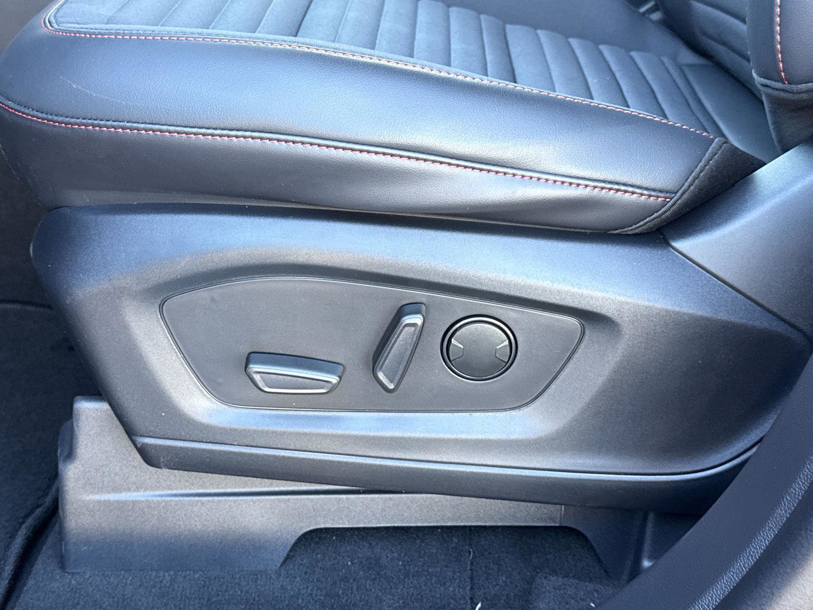 New 2026 Ford Explorer ST-Line image 15