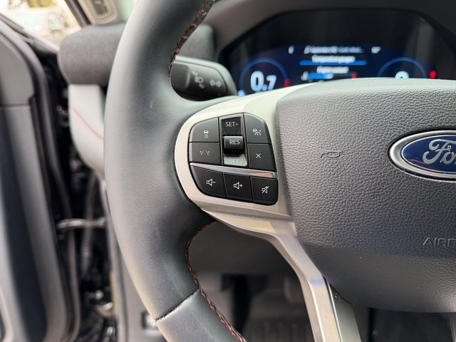 Used 2025 Ford Explorer Active image 10