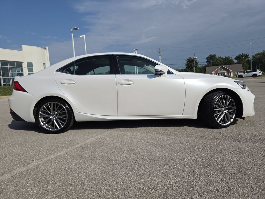 Used 2018 Lexus IS 300 AWD w/ Premium Package image 11