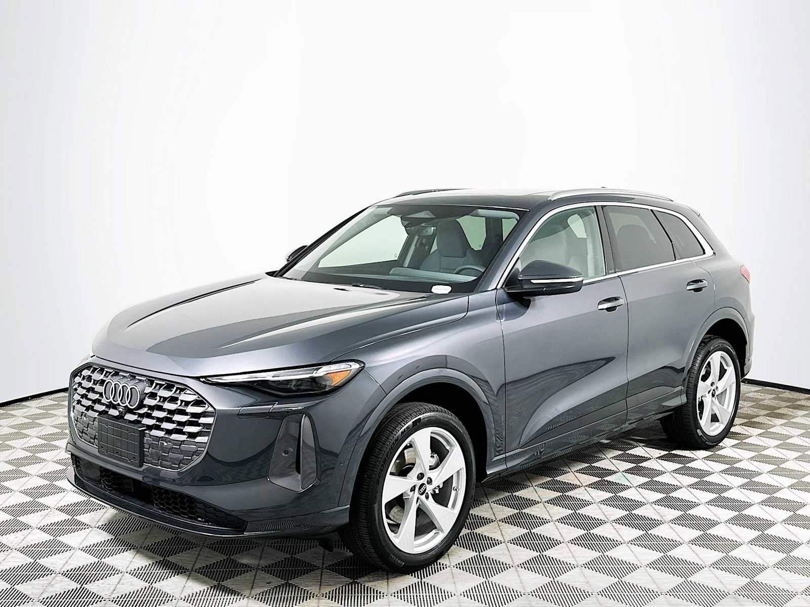 New 2025 Audi Q5 Premium Plus image 3