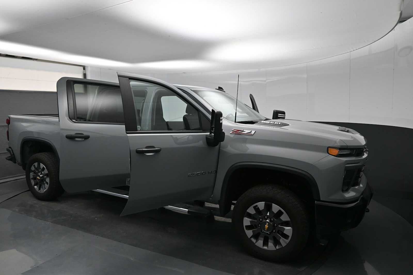 Used 2024 Chevrolet Silverado 2500 Custom w/ Custom Value Package AWD/4WD image 12