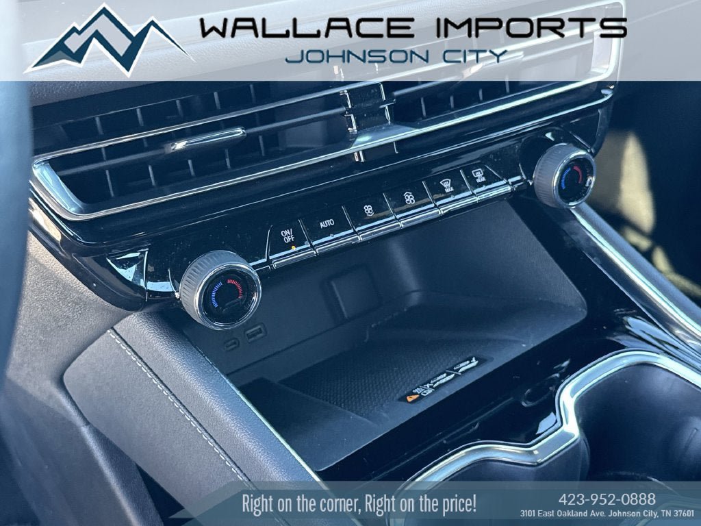 Used 2025 Chevrolet Traverse LT FWD image 25