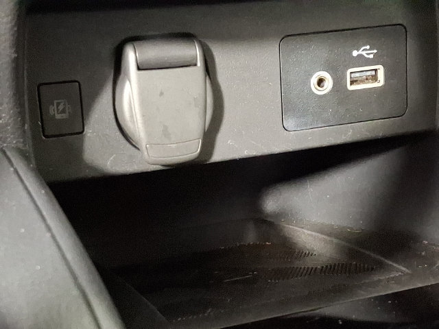 Used 2024 Nissan Versa SV FWD image 23