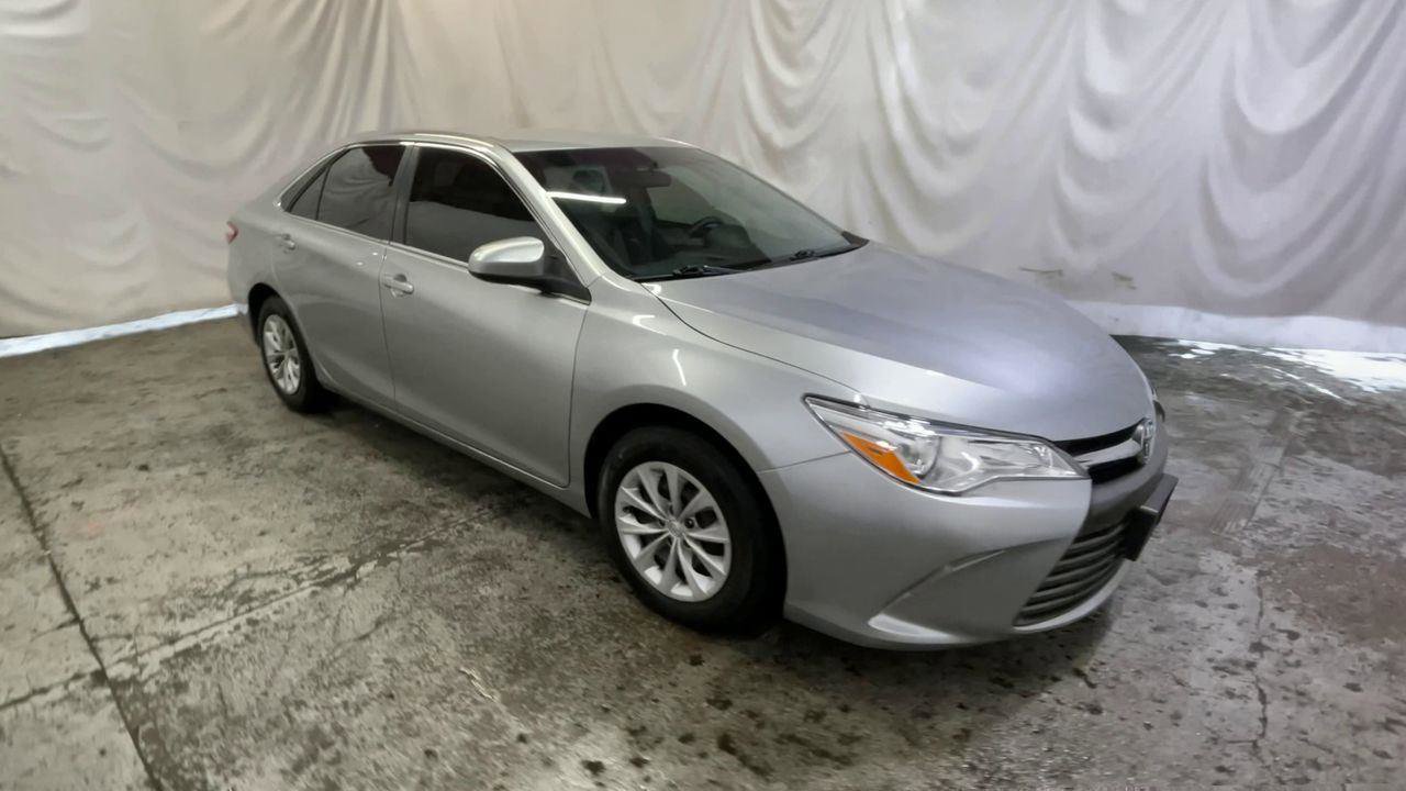 Used 2015 Toyota Camry LE FWD image 2