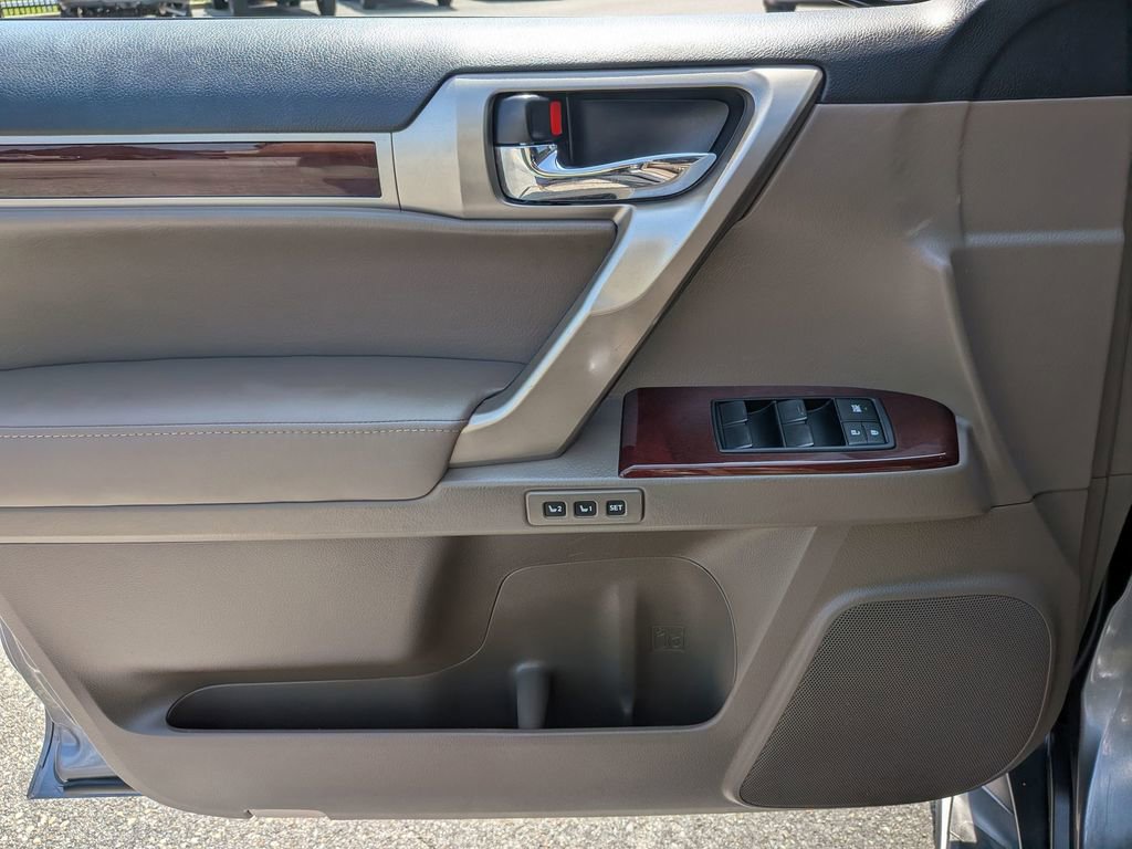 Used 2019 Lexus GX 460 Premium AWD/4WD image 34