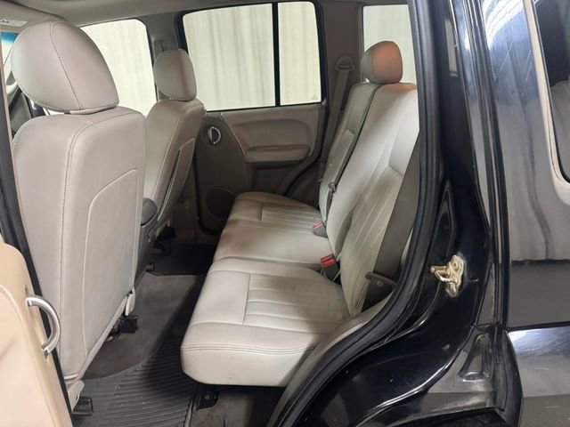 Used 2005 Jeep Liberty Limited image 28