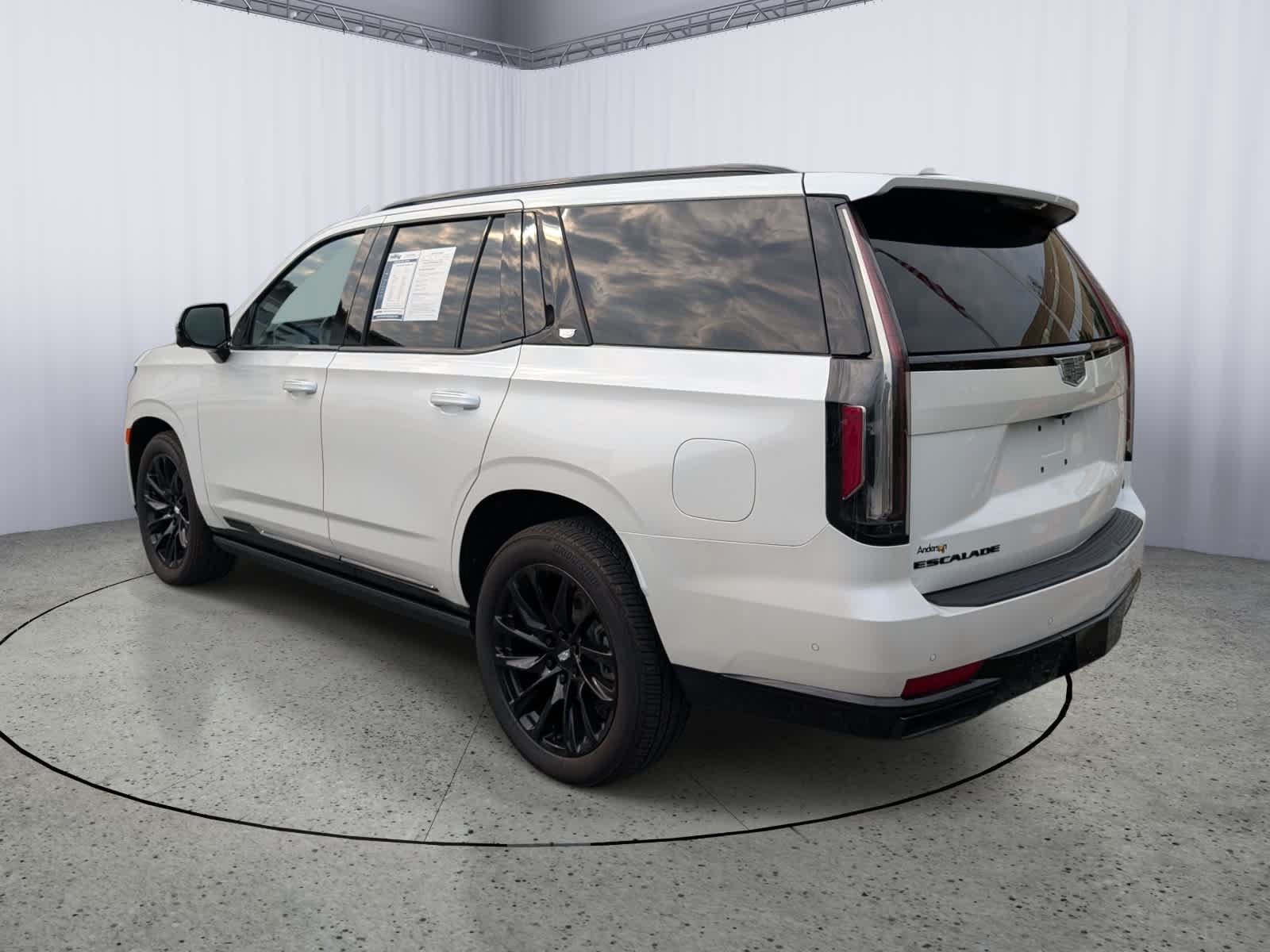 Used 2024 Cadillac Escalade Sport Platinum w/ LPO, ONYX Package AWD/4WD image 5