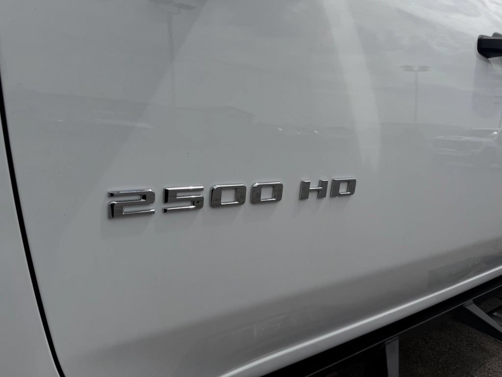 Used 2022 Chevrolet Silverado 2500 Custom w/ Custom Value Package AWD/4WD image 7