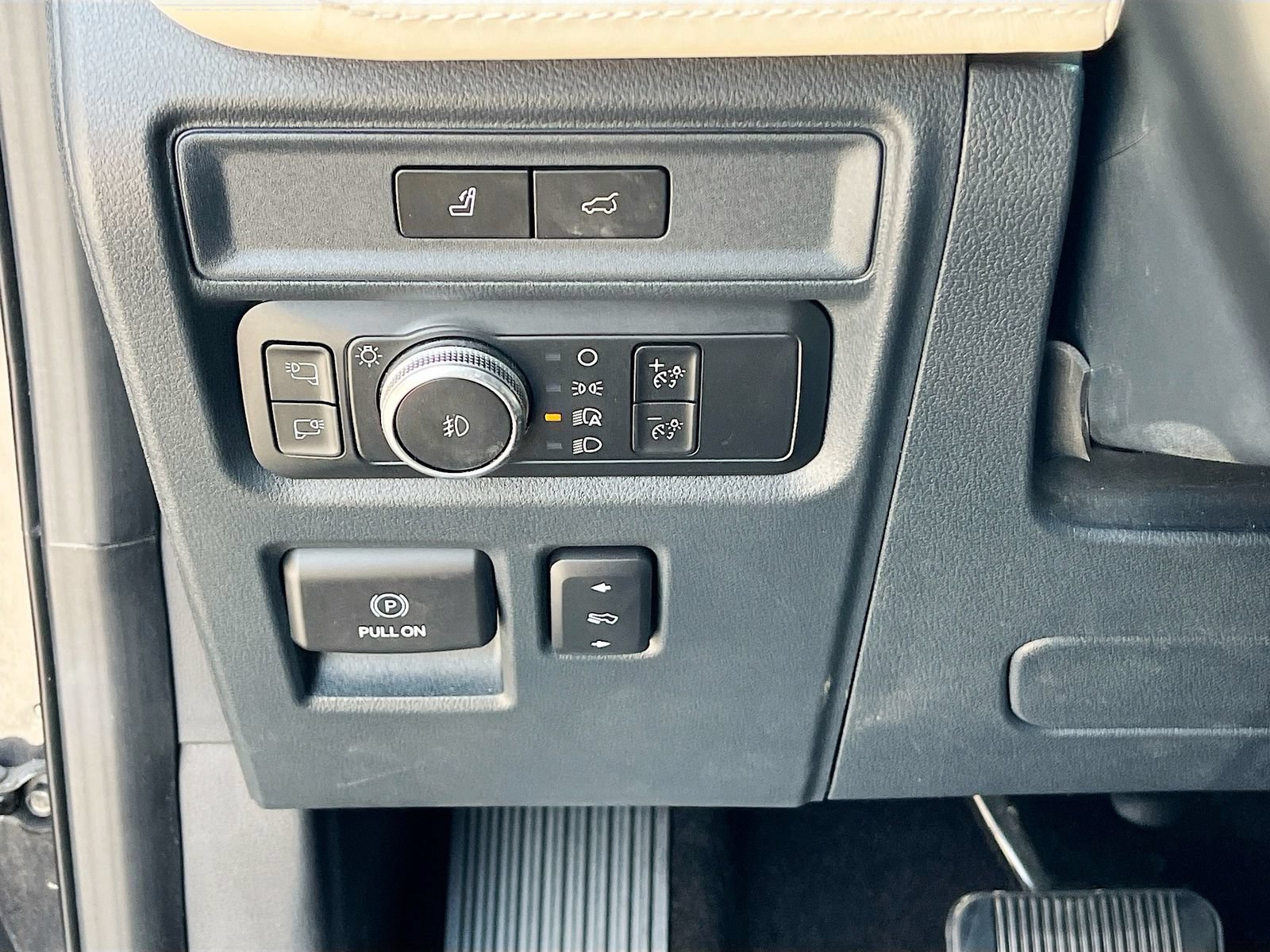 Used 2022 Ford Expedition Platinum AWD/4WD image 9