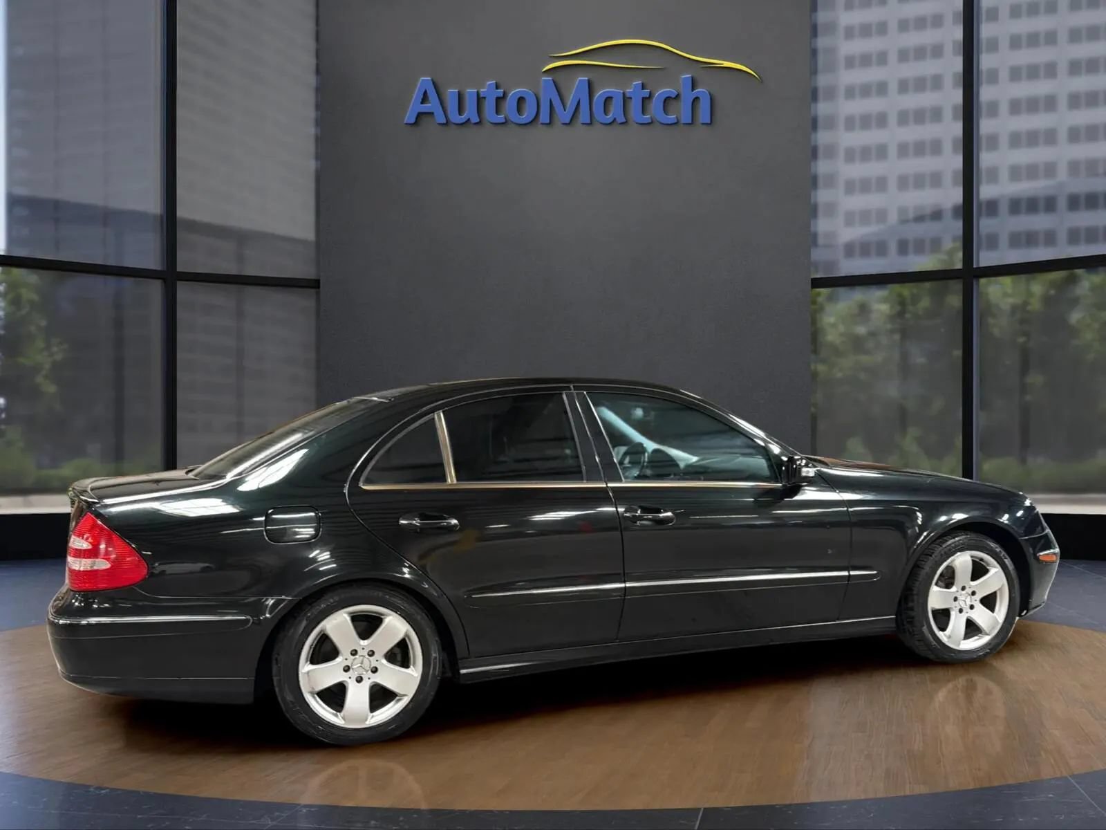 Used 2005 Mercedes-Benz E 500 Sedan image 11