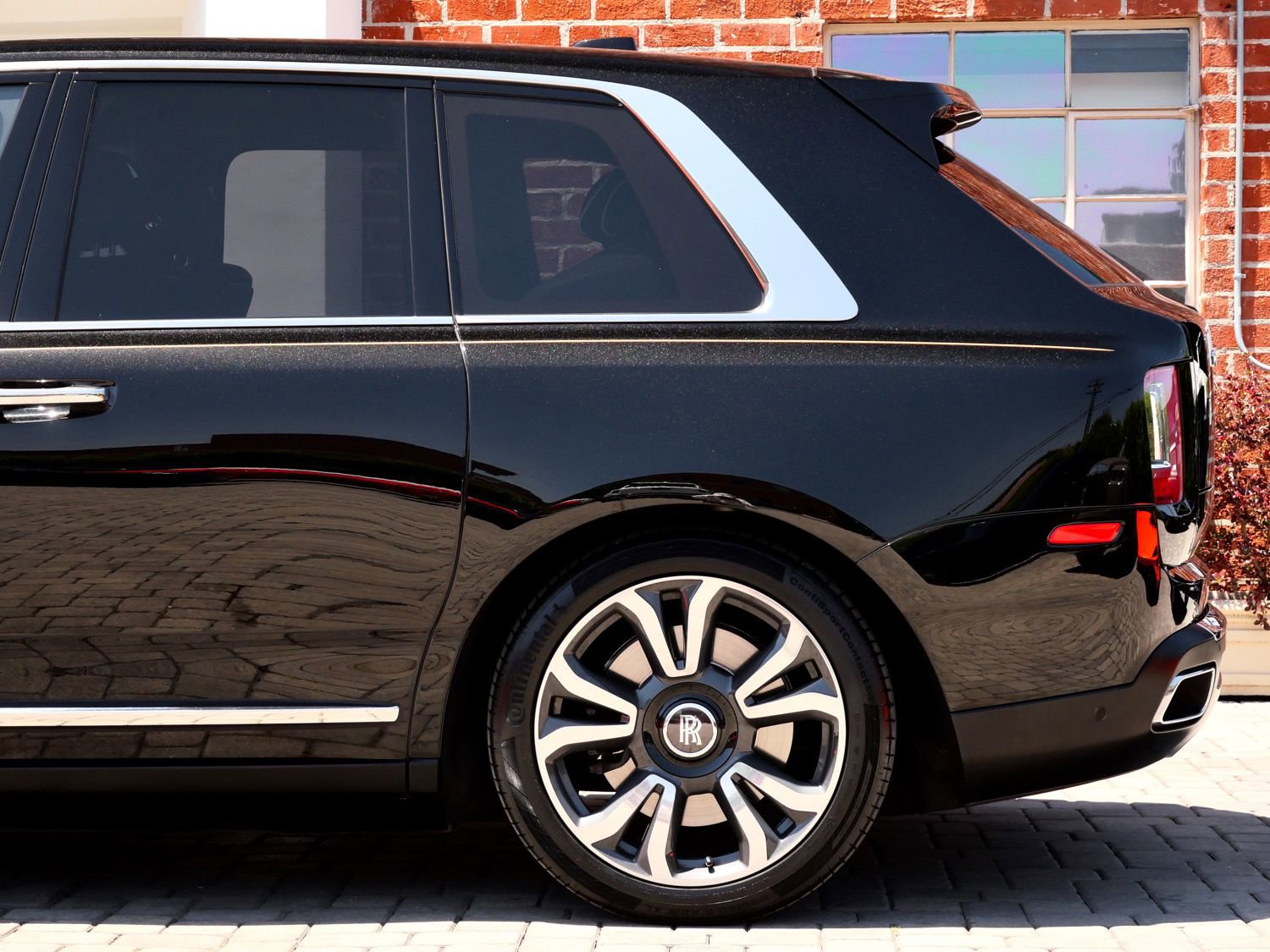 Certified 2022 Rolls-Royce Cullinan w/ Cullinan Package AWD/4WD image 26