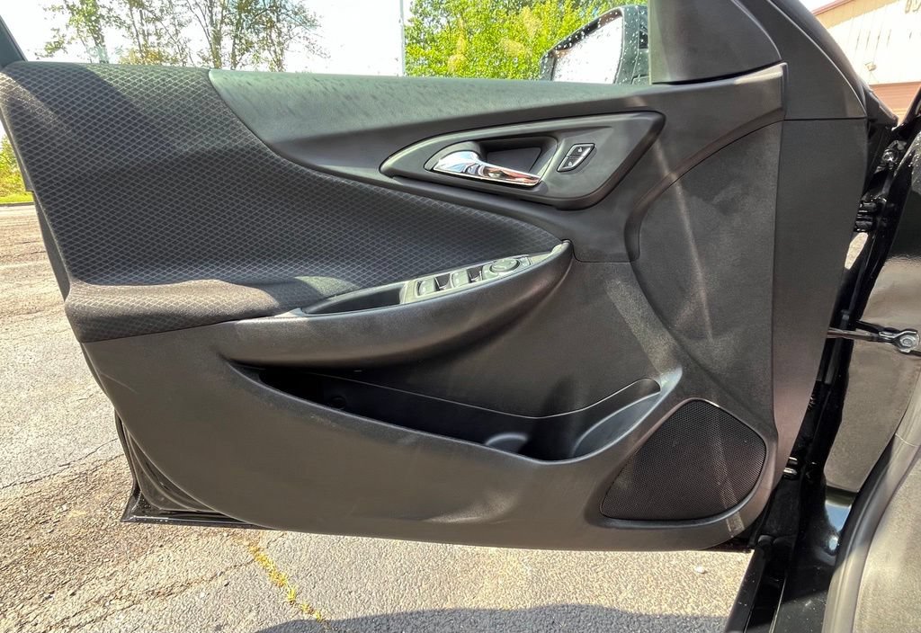 Certified 2025 Chevrolet Malibu RS w/ LPO, Floor Liner Package FWD image 11