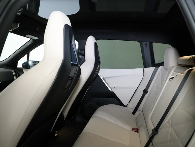 Used 2024 BMW iX xDrive50 w/ Premium Package AWD/4WD image 16