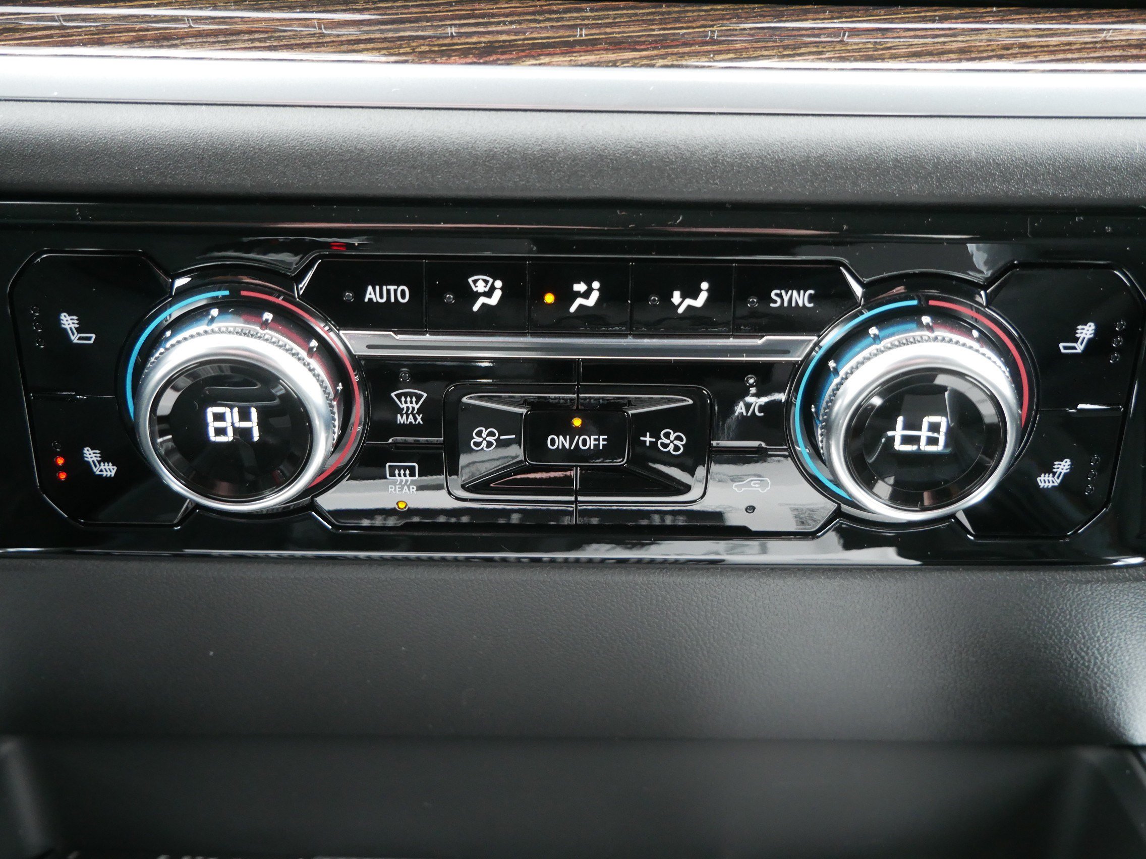 New 2026 GMC Sierra 1500 Elevation w/ Elevation Premium Package AWD/4WD image 8