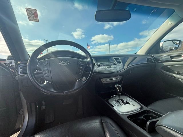 Used 2013 Hyundai Genesis 3.8 image 6