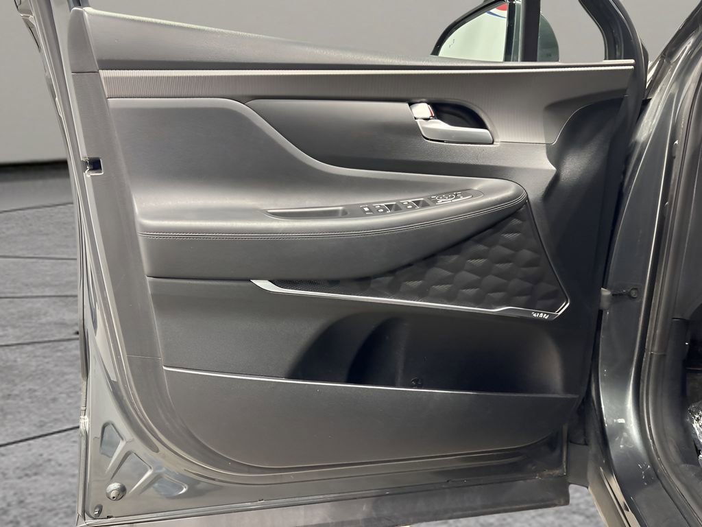 Used 2019 Hyundai Santa Fe SEL AWD/4WD image 16